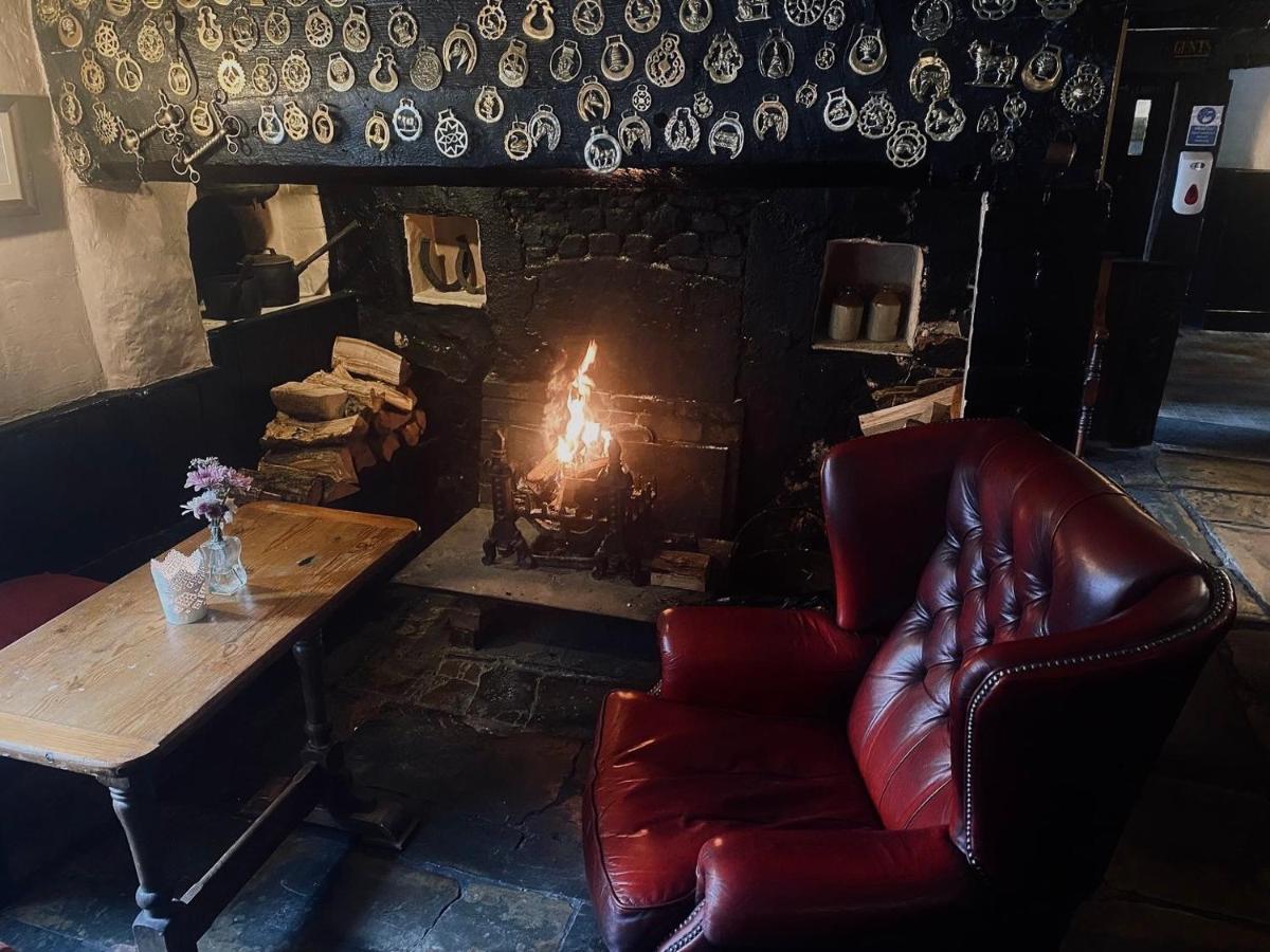 The Tuckers Arms Bed & Breakfast Axminster Exterior photo